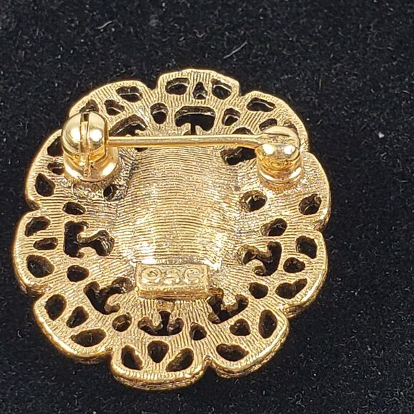 Vintage 1970's Sarah Coventry Gold Tone Brooch W/Oval Red Rhinestone Marked SC - Picture 14 of 14